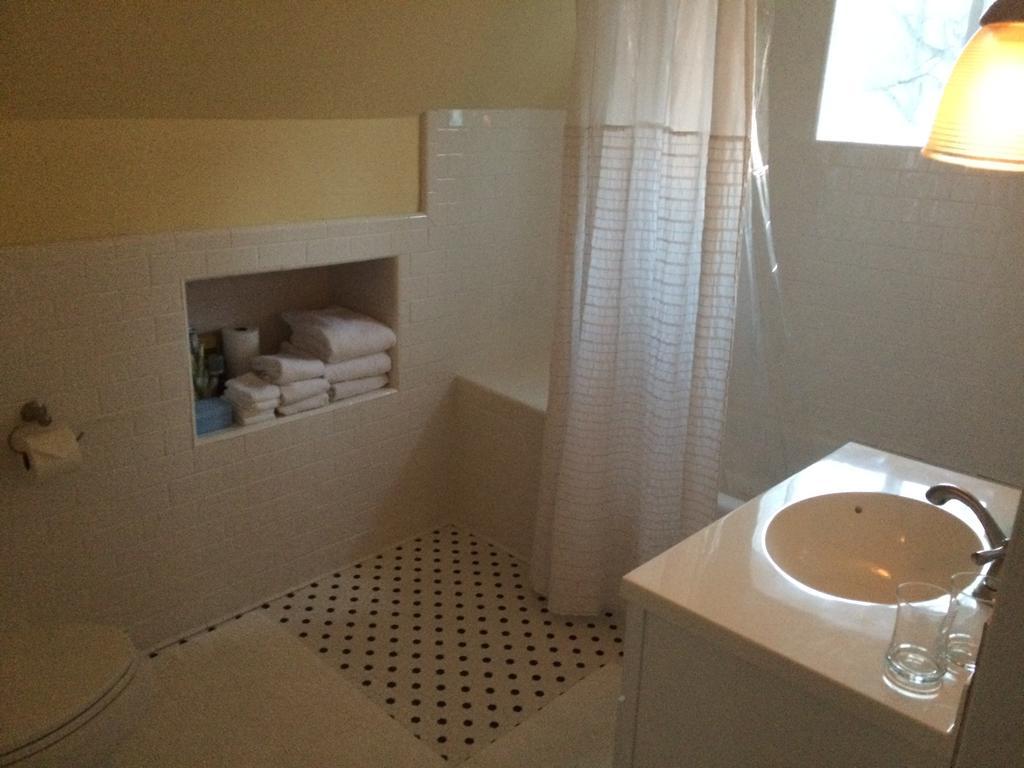 Aberdeen Stone Cottage B&B Traverse City Pokoj fotografie