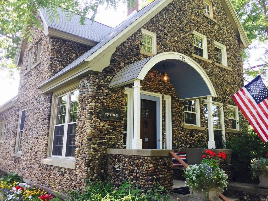 Aberdeen Stone Cottage B&B Traverse City Exteriér fotografie