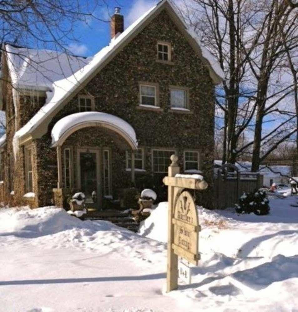 Aberdeen Stone Cottage B&B Traverse City Exteriér fotografie